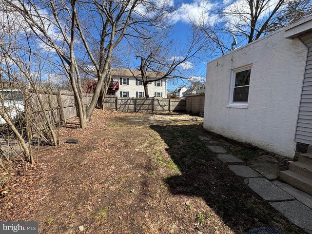 729 E HAVERFORD RD, Bryn Mawr, PA 19010