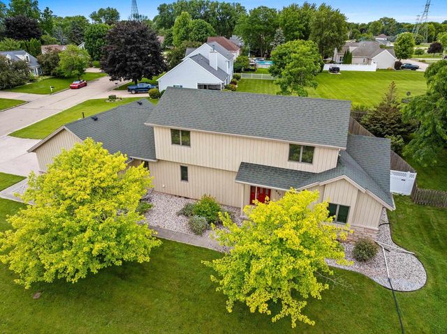 1657 HICKORY HOLLOW LANE, Menasha, WI 54952