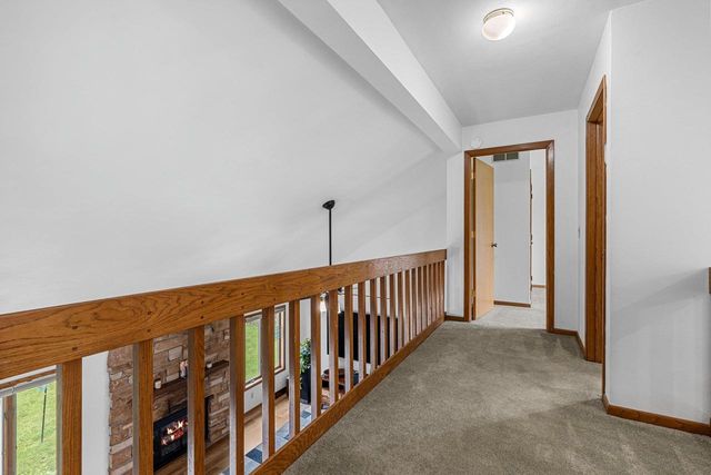 1657 HICKORY HOLLOW LANE, Menasha, WI 54952