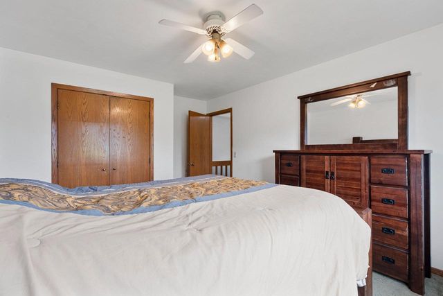 1657 HICKORY HOLLOW LANE, Menasha, WI 54952