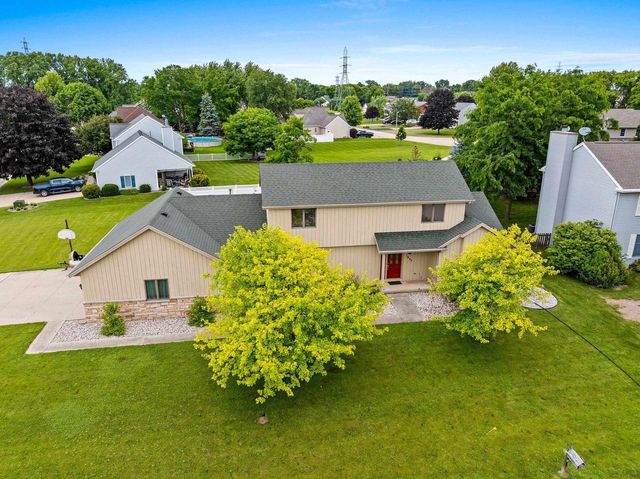 1657 HICKORY HOLLOW LANE, Menasha, WI 54952