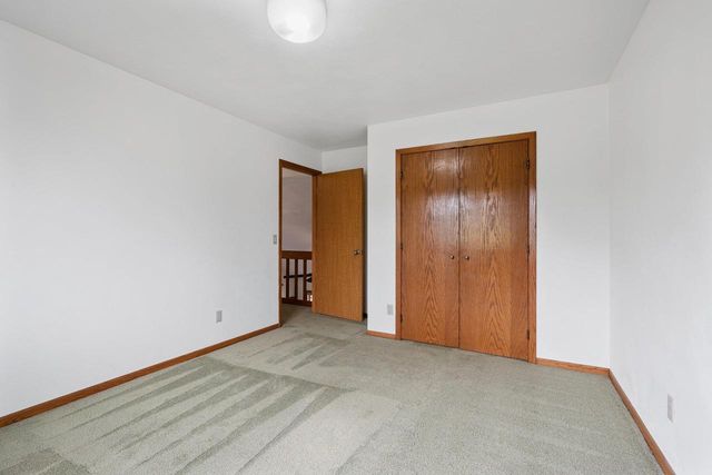 1657 HICKORY HOLLOW LANE, Menasha, WI 54952