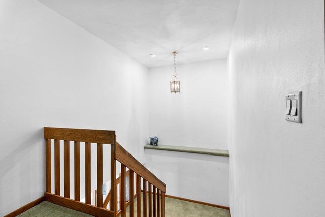 1657 HICKORY HOLLOW LANE, Menasha, WI 54952