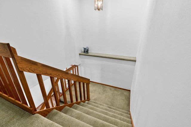 1657 HICKORY HOLLOW LANE, Menasha, WI 54952