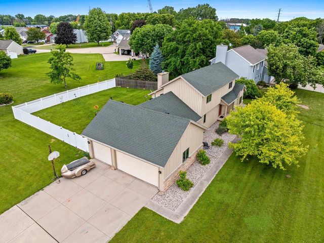 1657 HICKORY HOLLOW LANE, Menasha, WI 54952
