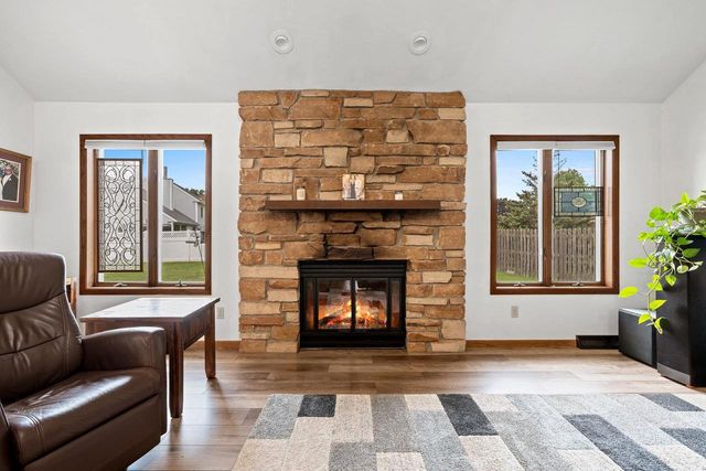 1657 HICKORY HOLLOW LANE, Menasha, WI 54952