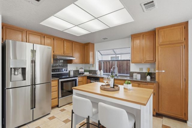 201 Knights Circle, Vallejo, CA 94591
