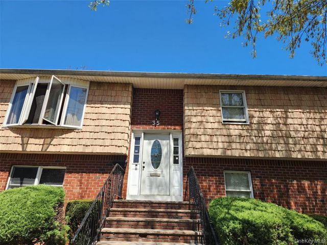 35 Mulford Place, Hempstead, NY 11550
