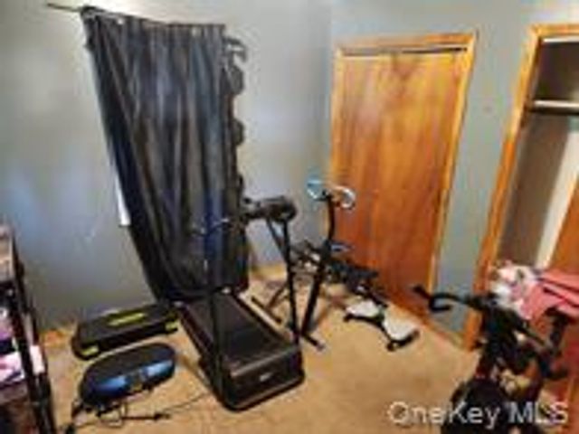 35 Mulford Place, Hempstead, NY 11550