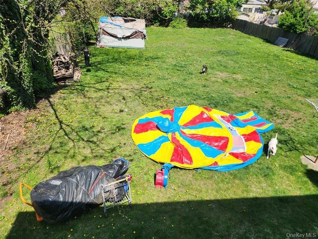 35 Mulford Place, Hempstead, NY 11550