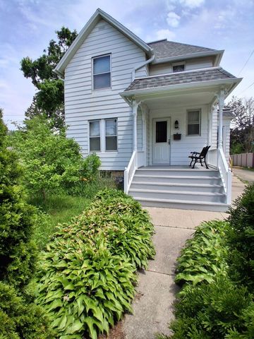 742 S 4th Street, Dekalb, IL 60115