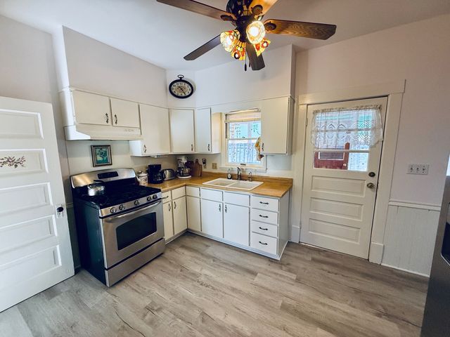 742 S 4th Street, Dekalb, IL 60115