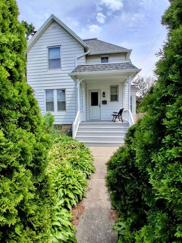 742 S 4th Street, Dekalb, IL 60115