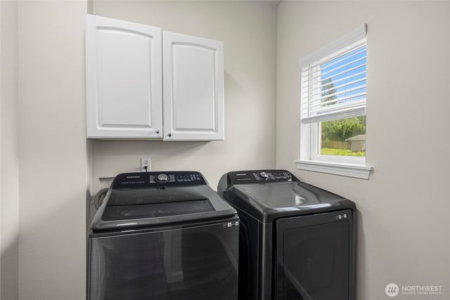 330 E Bay Drive NE, Olympia, WA 98506