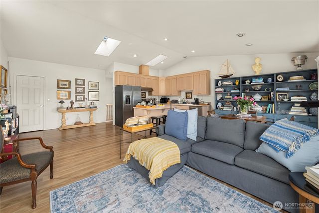 330 E Bay Drive NE, Olympia, WA 98506