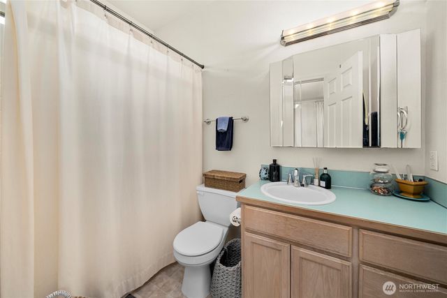 330 E Bay Drive NE, Olympia, WA 98506