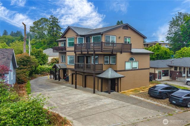 330 E Bay Drive NE, Olympia, WA 98506