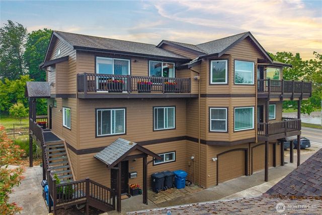 330 E Bay Drive NE, Olympia, WA 98506