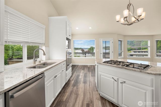 330 E Bay Drive NE, Olympia, WA 98506