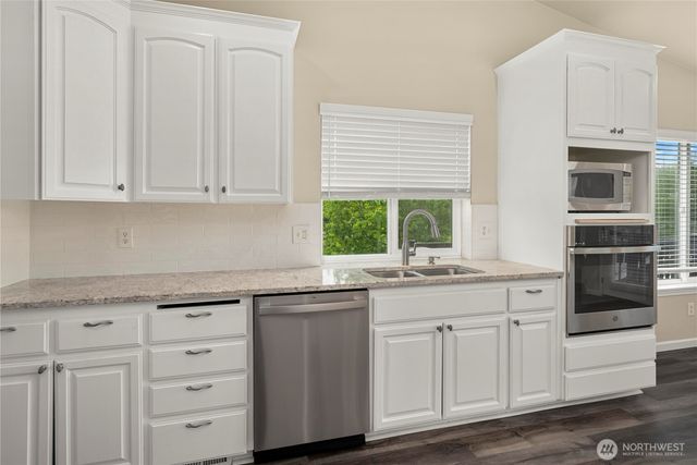 330 E Bay Drive NE, Olympia, WA 98506