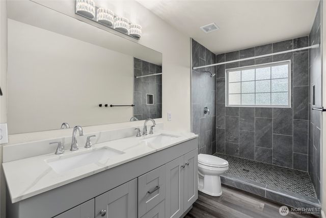 330 E Bay Drive NE, Olympia, WA 98506