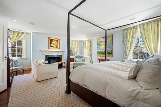 1 West Hill Place, Boston, MA 02114