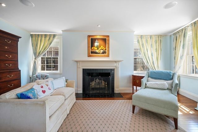 1 West Hill Place, Boston, MA 02114