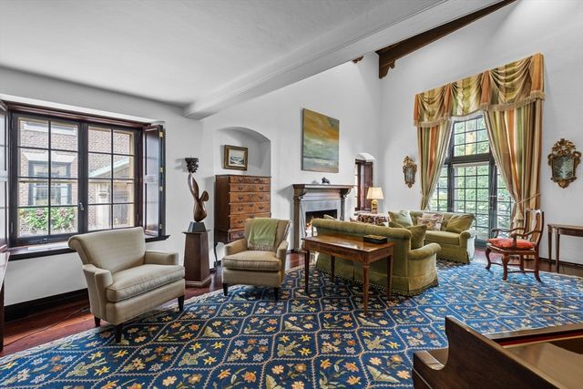 1 West Hill Place, Boston, MA 02114