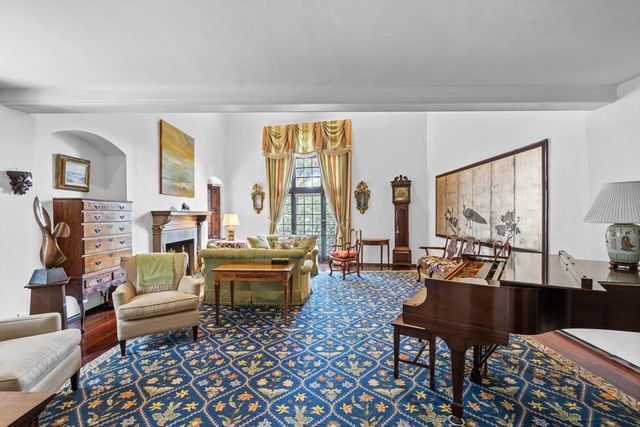 1 West Hill Place, Boston, MA 02114