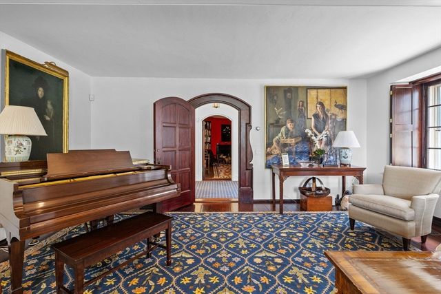 1 West Hill Place, Boston, MA 02114