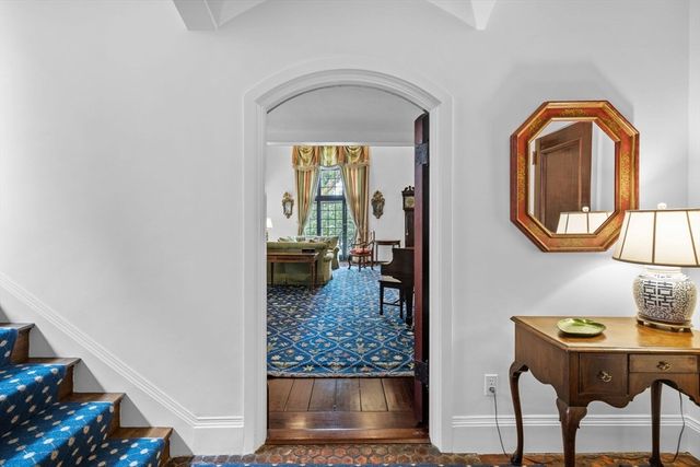 1 West Hill Place, Boston, MA 02114