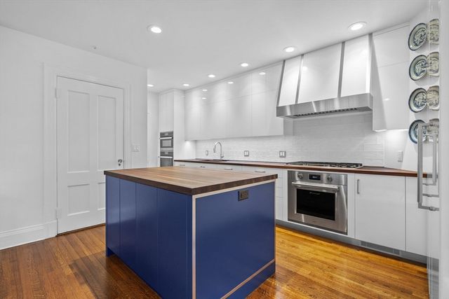 1 West Hill Place, Boston, MA 02114
