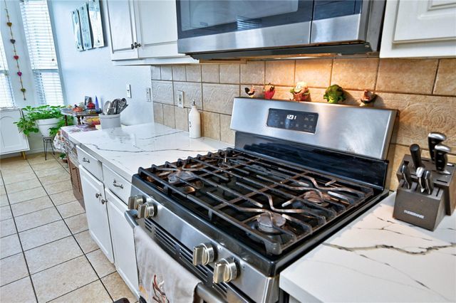 11819 Leaf Oak Drive, Houston, TX 77065