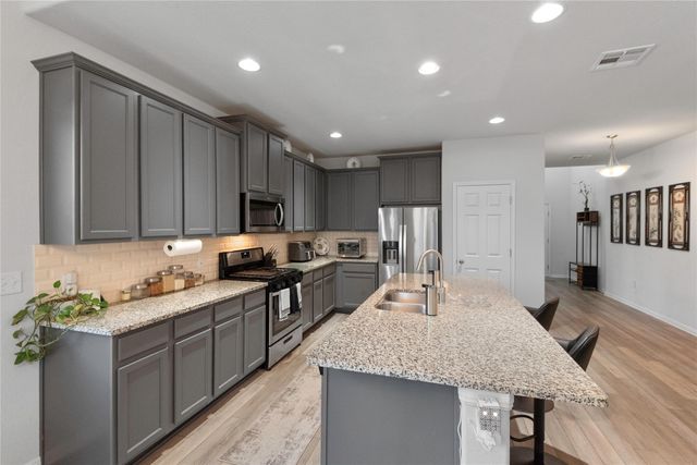 932 Medina WAY, Leander, TX 78641