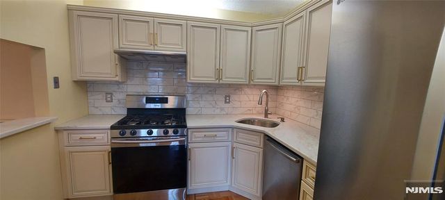 871 Juniper Way, Mahwah, NJ 07430