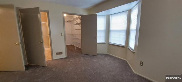 871 Juniper Way, Mahwah, NJ 07430