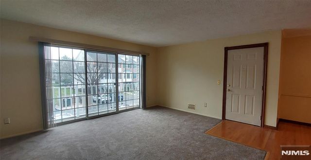 871 Juniper Way, Mahwah, NJ 07430