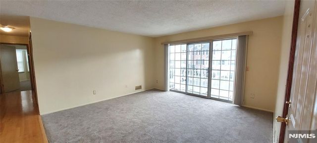 871 Juniper Way, Mahwah, NJ 07430