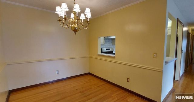 871 Juniper Way, Mahwah, NJ 07430