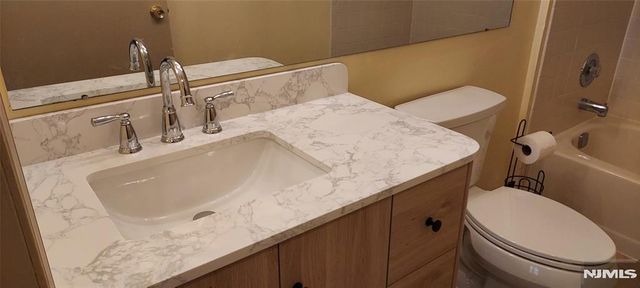 871 Juniper Way, Mahwah, NJ 07430