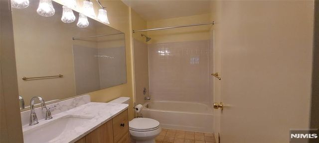 871 Juniper Way, Mahwah, NJ 07430