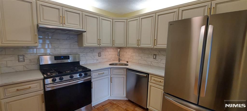 871 Juniper Way, Mahwah, NJ 07430