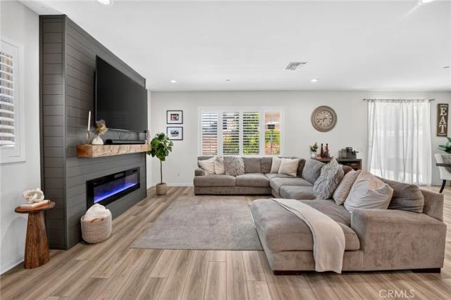 7690 Terra Manor, Riverside, CA 92507