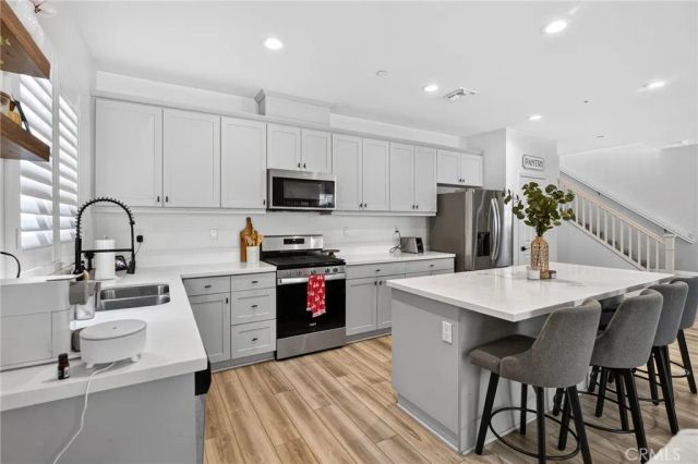7690 Terra Manor, Riverside, CA 92507