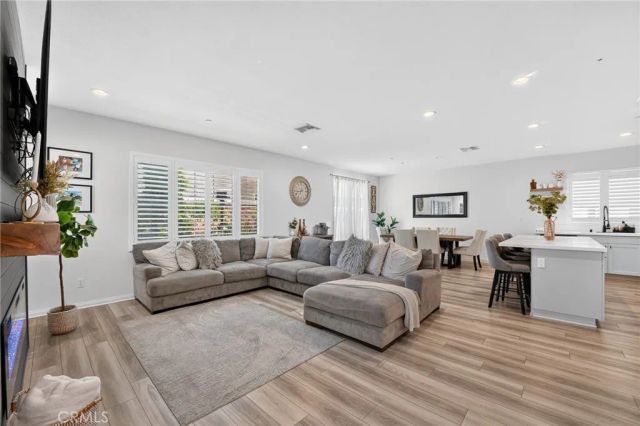 7690 Terra Manor, Riverside, CA 92507