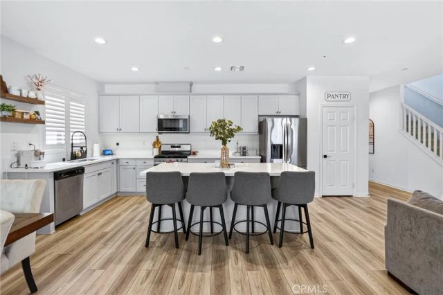 7690 Terra Manor, Riverside, CA 92507