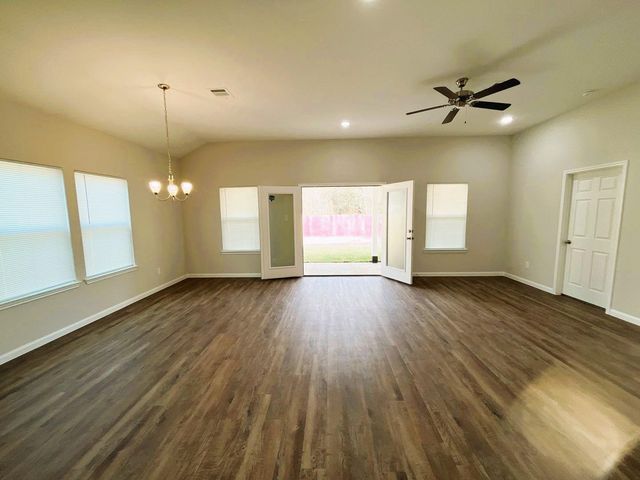 297 Road 5102 L, Cleveland, TX 77327