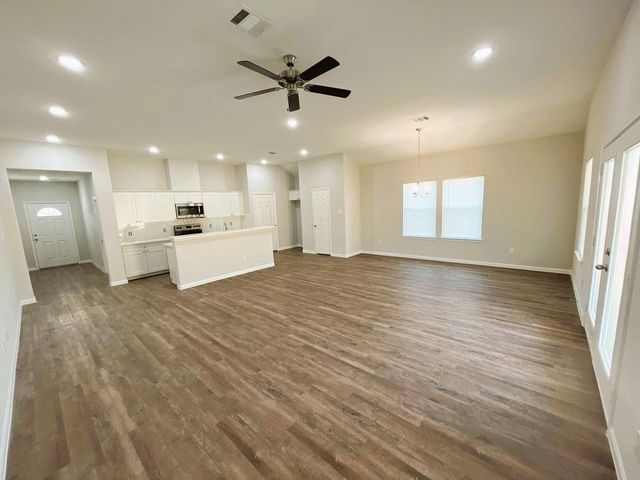 297 Road 5102 L, Cleveland, TX 77327