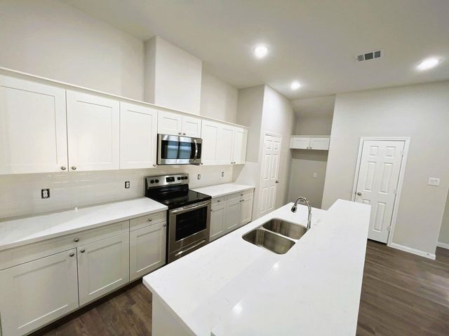 297 Road 5102 L, Cleveland, TX 77327