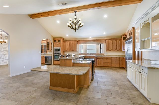 116 Courtside WAY, Spicewood, TX 78669